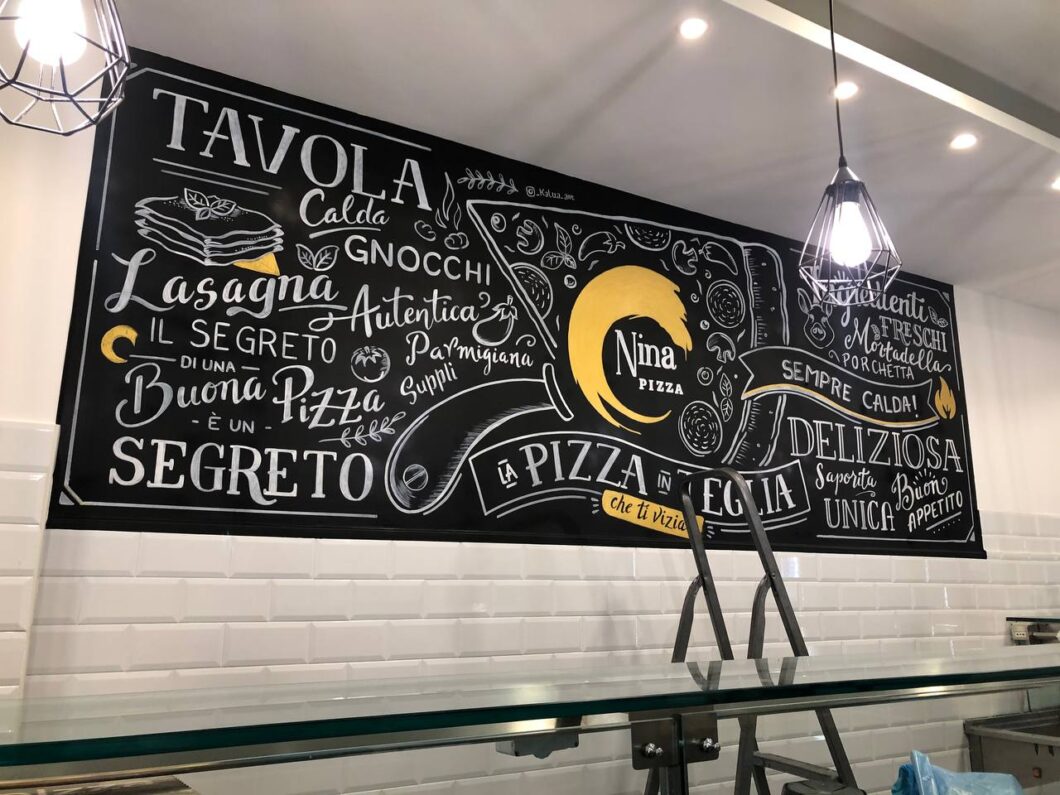 Lavagna-Artistica-Murales-Decorativa_Pizzeria-Nina-Roma_Kalua-Art